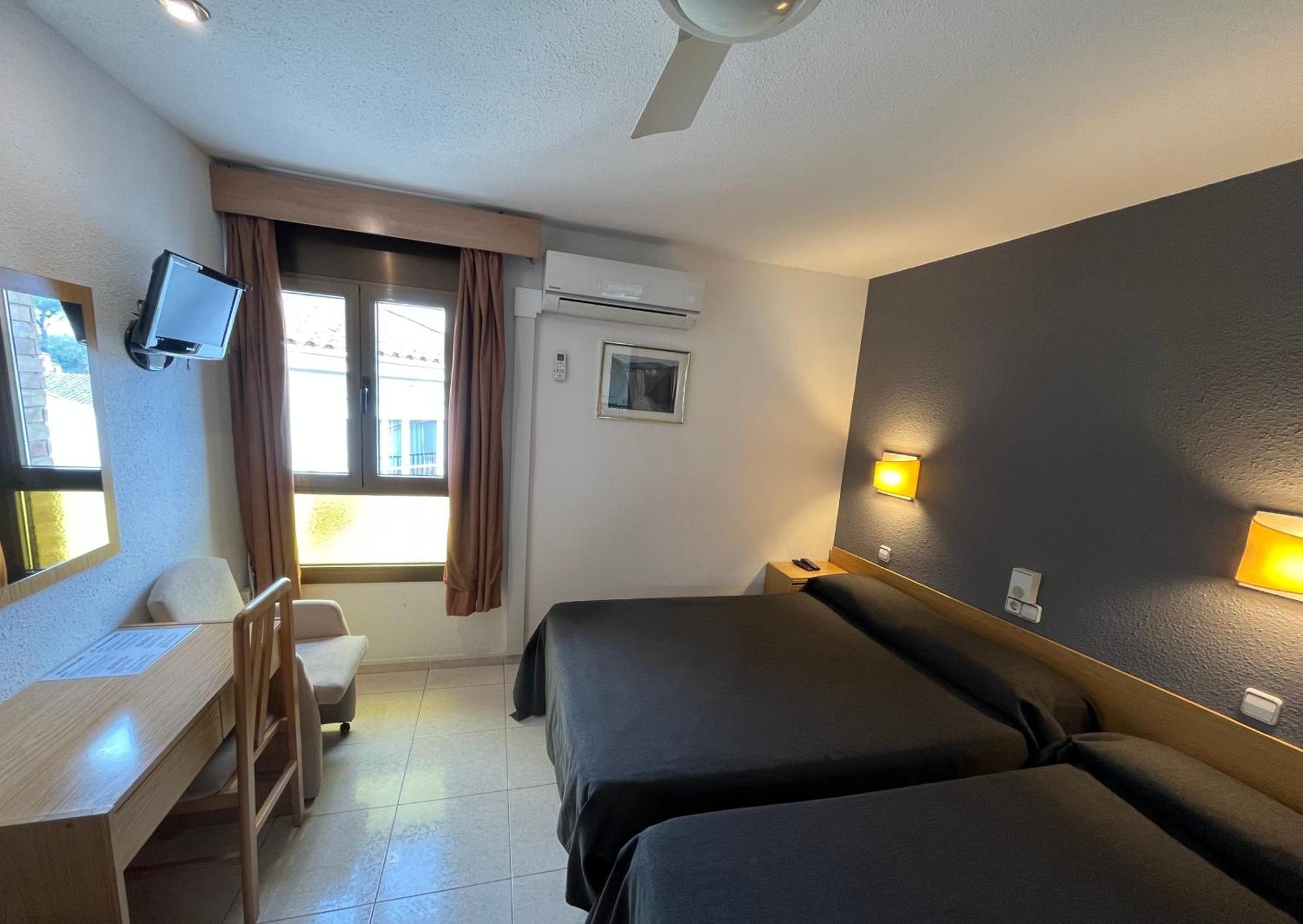 Hostal Tarres أنغولوس المظهر الخارجي الصورة