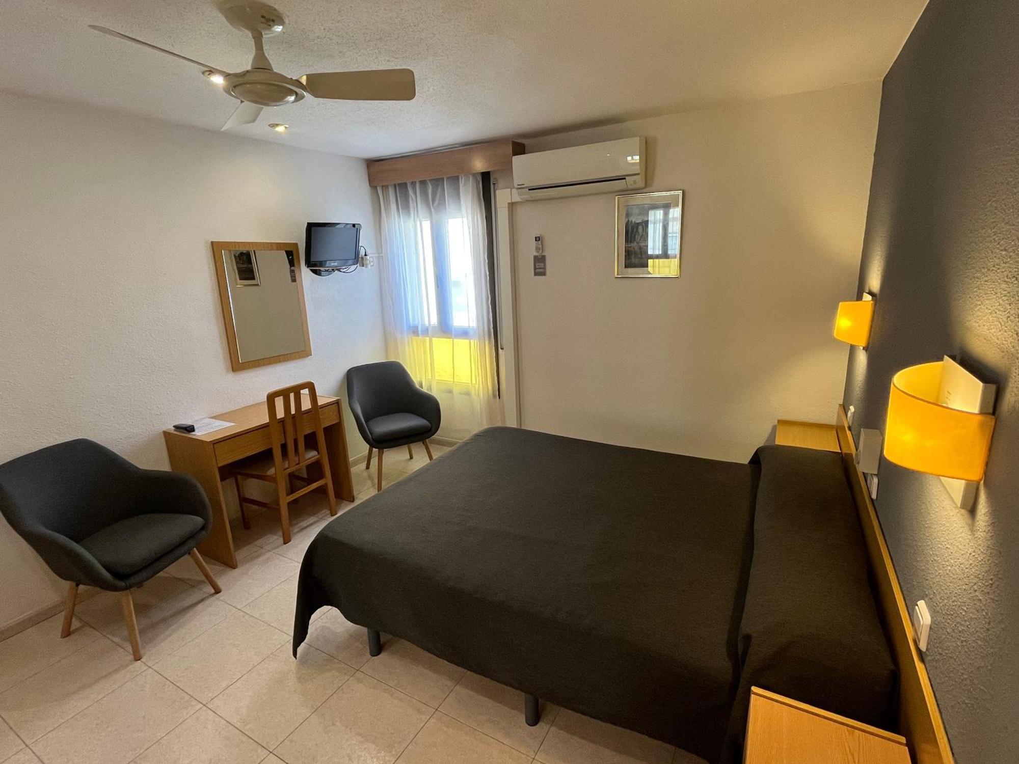 Hostal Tarres أنغولوس المظهر الخارجي الصورة