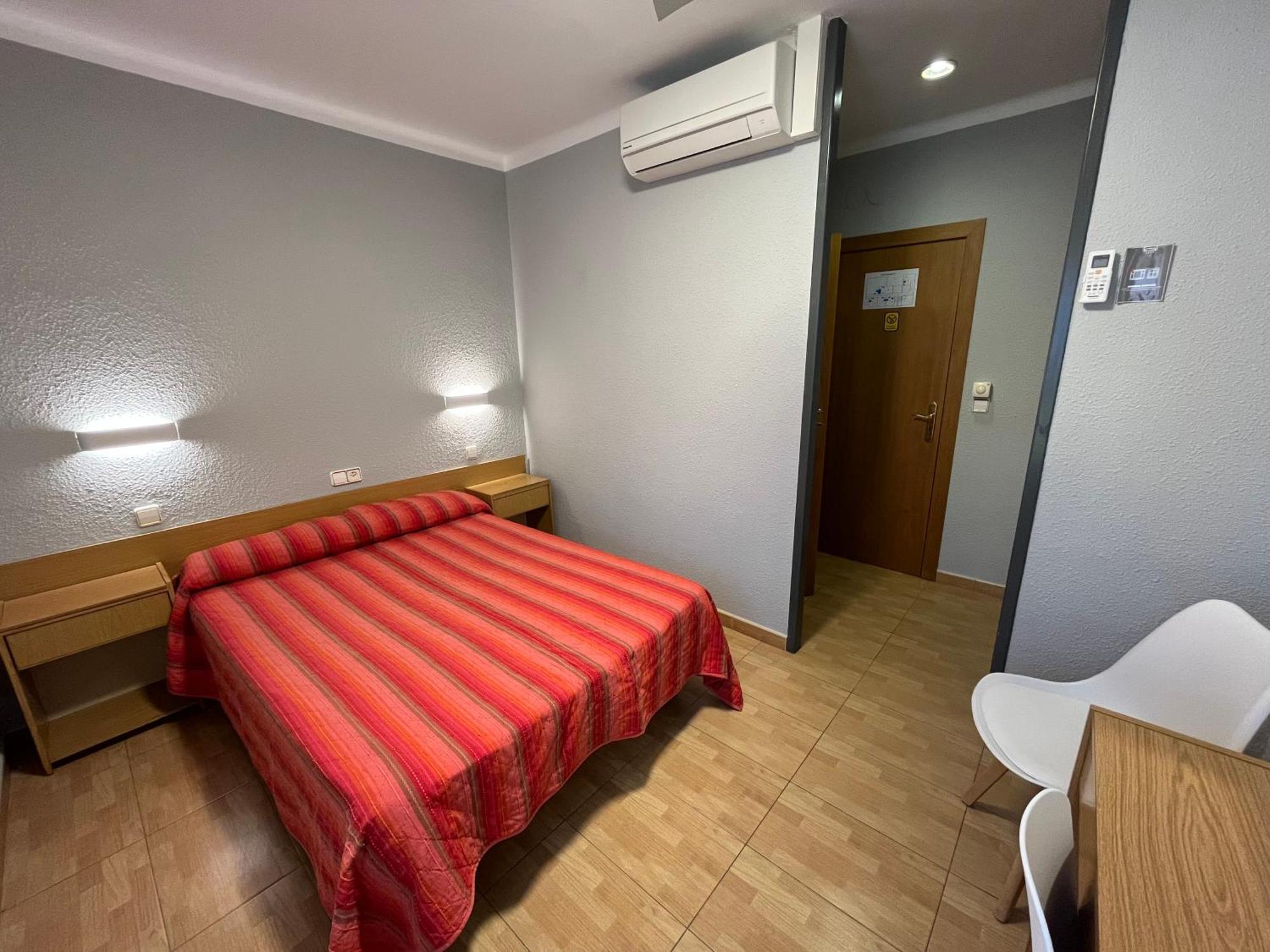 Hostal Tarres أنغولوس المظهر الخارجي الصورة