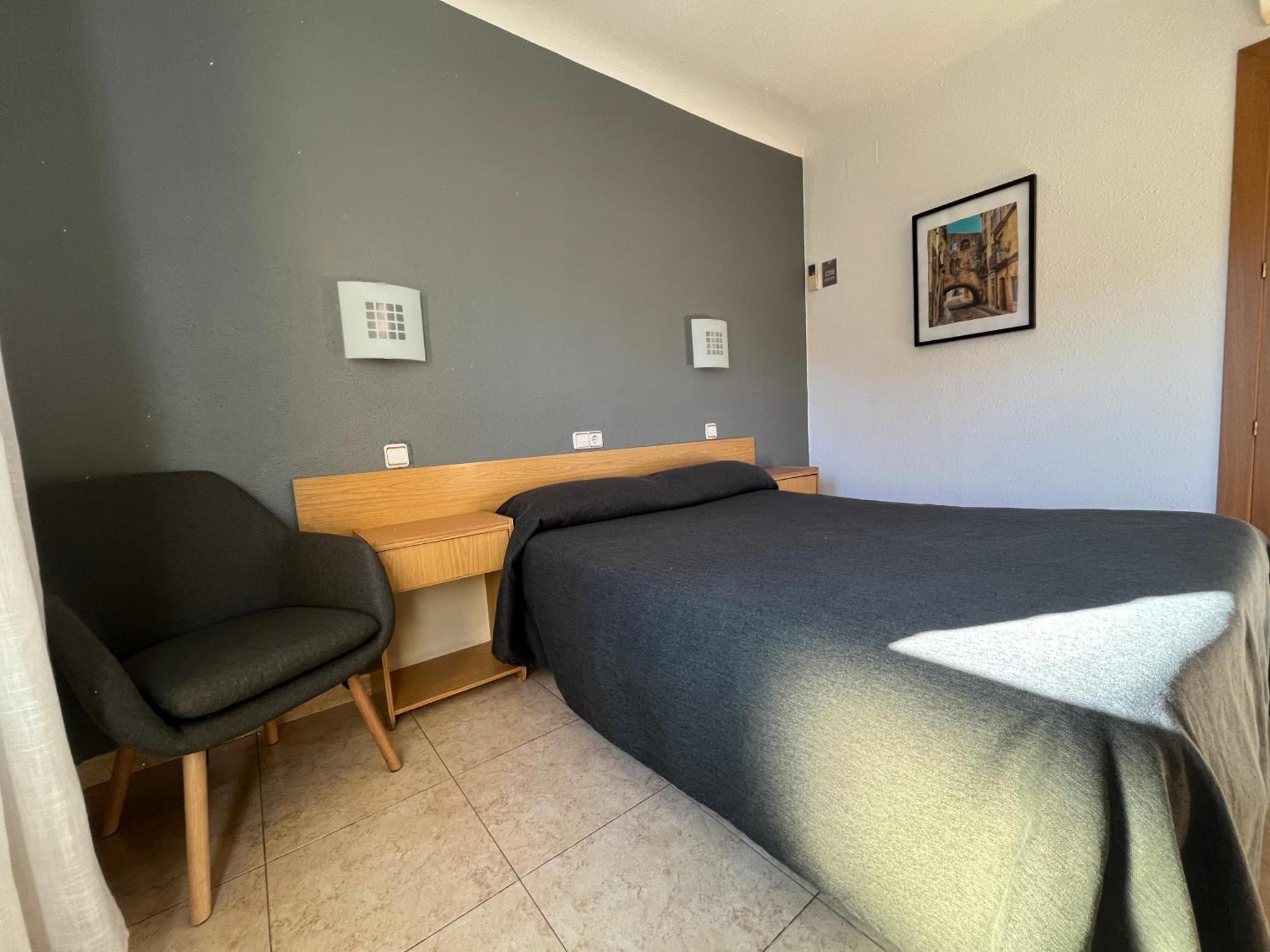 Hostal Tarres أنغولوس الغرفة الصورة