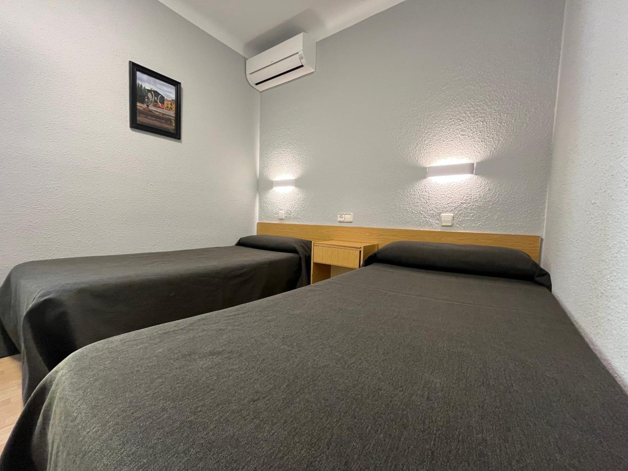 Hostal Tarres أنغولوس المظهر الخارجي الصورة