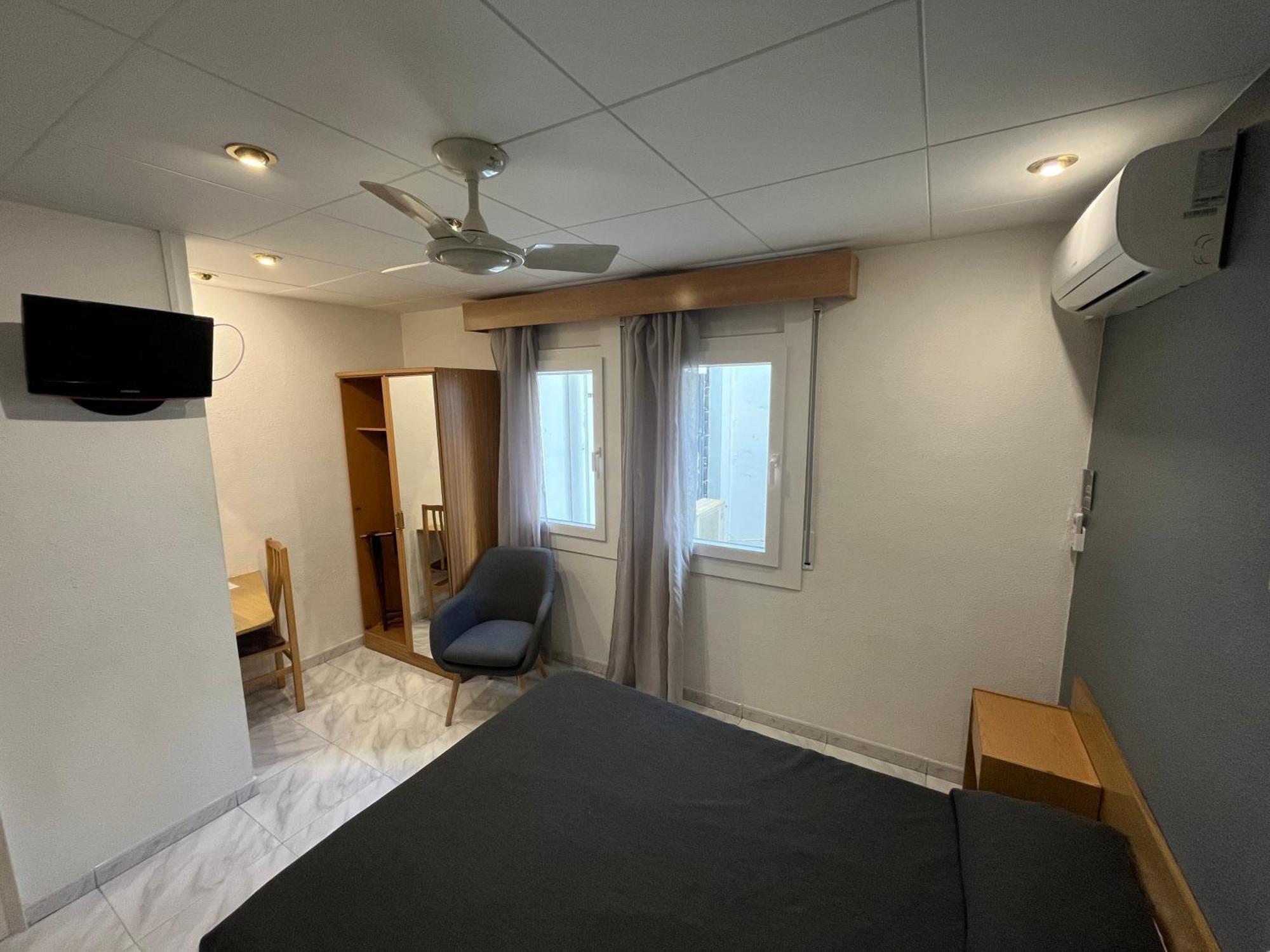 Hostal Tarres أنغولوس الغرفة الصورة