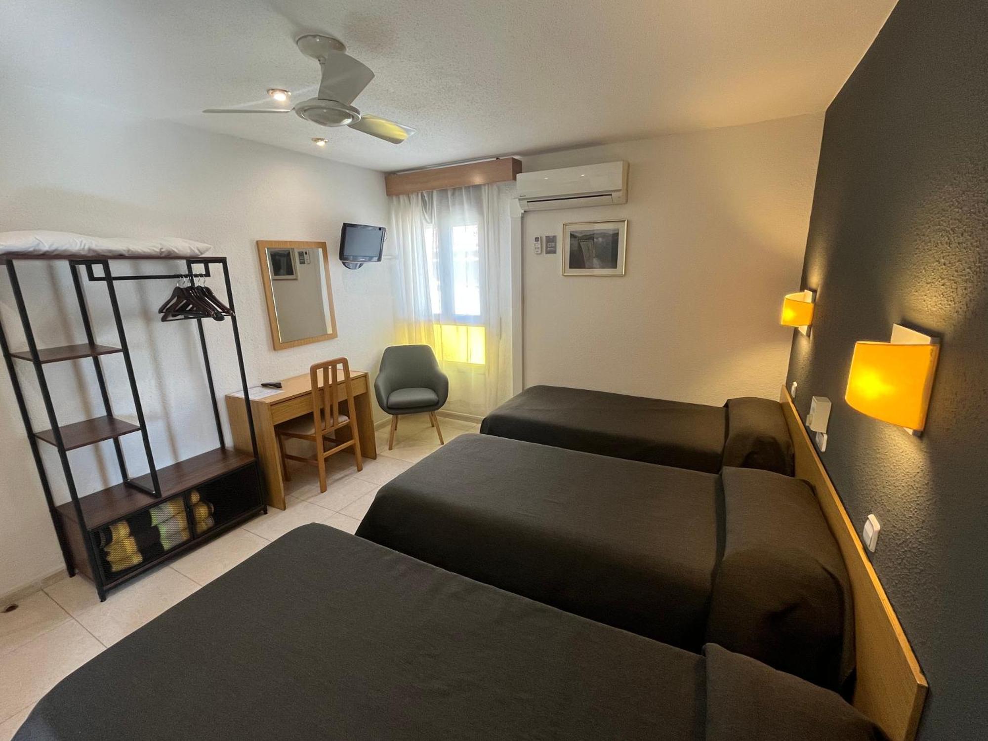 Hostal Tarres أنغولوس المظهر الخارجي الصورة
